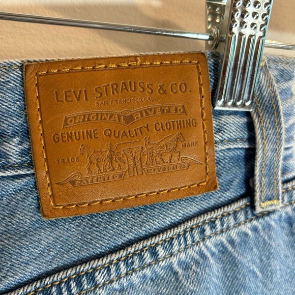 LEVI’S Sz 27 Rib Cage Raw Hem Mid Wash Button Fly Denim Jeans Mini  Skirt - Picture 4 of 9